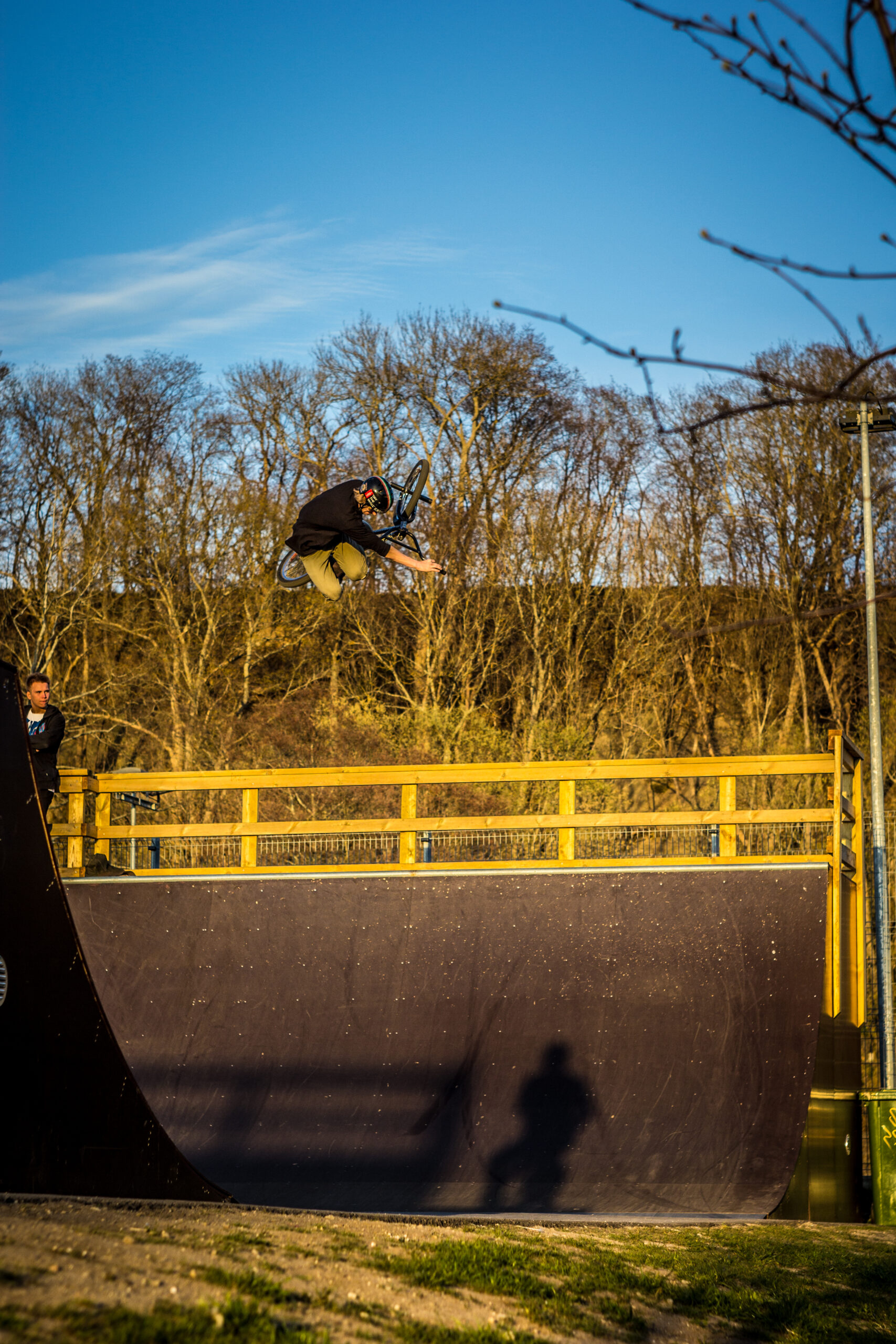 Tabel At Local Park. By Rene Lutterus Meedia Scaled